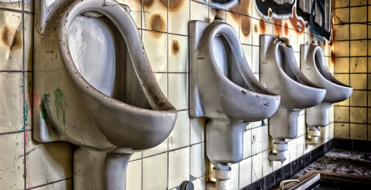 Ночные походы в туалет вредят экономике страны