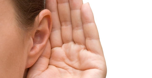 Почему наши уши слышат по-разному: правое - речь, левое - музыку?