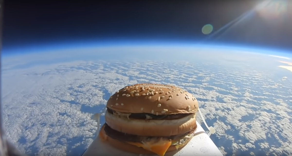 Бургер, ты просто космос! Чем закончился подъем бутерброда в атмосферу?