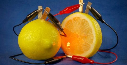 Как провести эксперимент "лимонная батарейка" дома