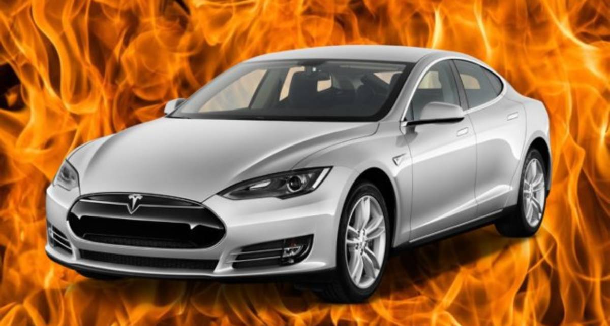 Как тебе такое, Илон Маск? Tesla взорвалась на парковке - эпичное видео
