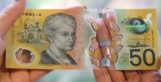 Ошибка ценой в миллиарды: в Австралии на новых банкнотах нашли опечатку