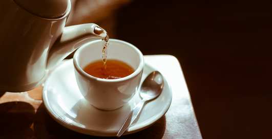 Что-то к чаю: с чем нельзя пить популярный напиток?